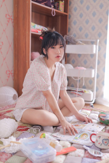 鞭子藤条打屁屁